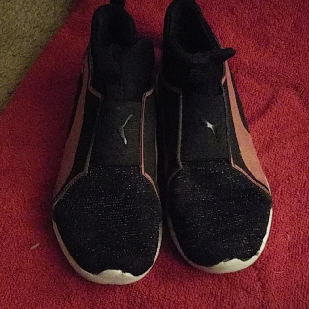 Girl's Puma Slip on Sneakers